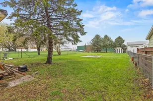 905 W Main St, Marshall, MN 56258 - Photo 5