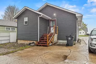 905 W Main St, Marshall, MN 56258 - Photo 3