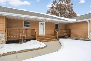 6750 40th St N, Oakdale, MN 55128 - Photo 3