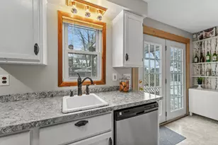 895 Clarence St, Saint Paul, MN 55106 - Photo 13