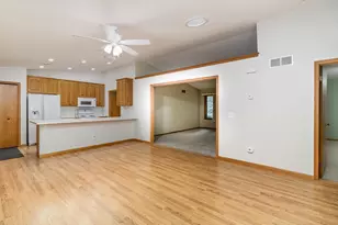 218 6th St NE, Montgomery, MN 56069 - Photo 5