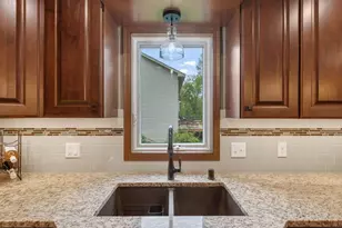 12870 Essex Way, Apple Valley, MN 55124 - Photo 23