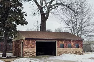 515 2nd St NW, Pipestone, MN 56164 - Photo 3