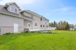 1407 15th St N, Wahpeton,  58075 - Photo 5