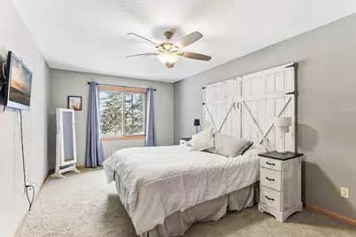 4226 Bridgewood Terrace, Vadnais Heights, MN 55127 - Photo 15