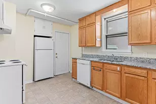 1070 21st Ave SE, Minneapolis, MN 55414 - Photo 3