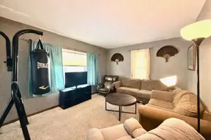 619 Main Street E, Caledonia, MN 55921 - Photo 7