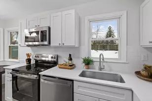 2138 3rd St E, Saint Paul, MN 55119 - Photo 5