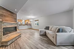 1934 Greenview Pl SW, Rochester, MN 55902 - Photo 5