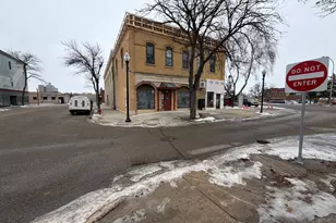 542 Benson Ave SW, Willmar, MN 56201 - Photo 13