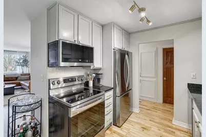 2700 W 44th Street #402, Minneapolis, MN 55410 - Photo 5