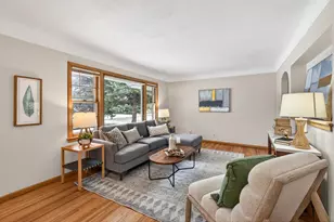 1711 St Mary's St, Falcon Heights, MN 55113 - Photo 7