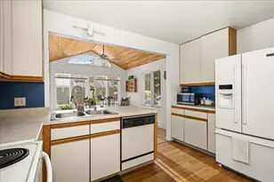 236 Wyandotte Rd, Hoyt Lakes, MN 55750 - Photo 9