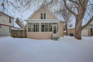 84 Isabel St W, Saint Paul, MN 55107 - Photo 1