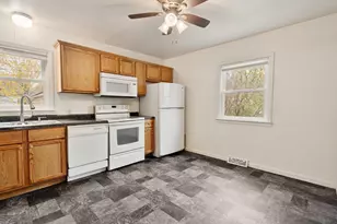 1605 6th St SE, Austin, MN 55912 - Photo 5