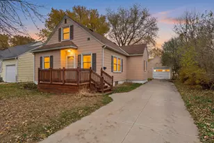 1605 6th St SE, Austin, MN 55912 - Photo 1