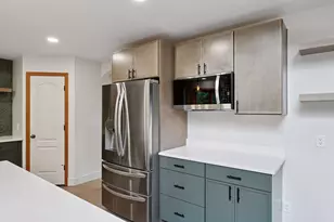 639 Carver Bluffs Pkwy, Carver, MN 55315 - Photo 9