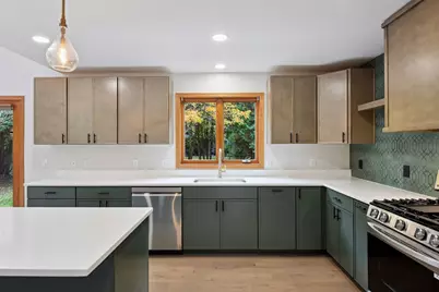 639 Carver Bluffs Parkway, Carver, MN 55315 - Photo 11