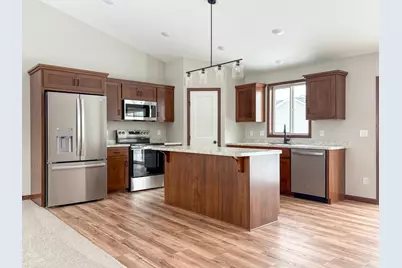 4616 9th Street NE, Saint Cloud, MN 56304 - Photo 3