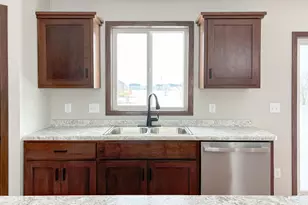 4616 9th St NE, Saint Cloud, MN 56304 - Photo 5