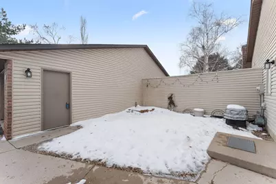 4677 Stavern Point, Eagan, MN 55122 - Photo 23