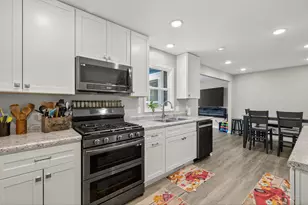 3425 Zenith Ave N, Robbinsdale, MN 55422 - Photo 5