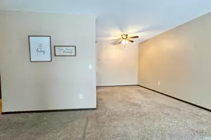 1640 Hwy 36 W, Roseville, MN 55113 - Photo 19