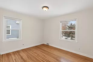 2186 4th St E, Saint Paul, MN 55119 - Photo 9