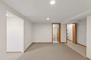 2186 4th St E, Saint Paul, MN 55119 - Photo 17