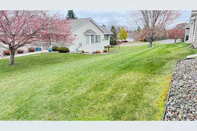 745 Echo Shores Court, Mahtomedi, MN 55115 - Photo 3