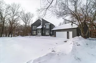 22620 Forest Ridge Dr, Lakeville, MN 55044 - Photo 3
