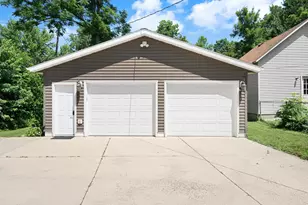 248 E School St, Owatonna, MN 55060 - Photo 7