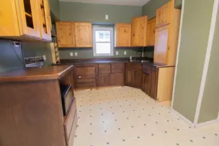 303 5th St NW, Austin, MN 55912 - Photo 5