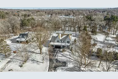 5213 Woodhill Road, Minnetonka, MN 55345 - Photo 3