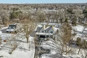 5213 Woodhill Rd, Minnetonka, MN 55345 - Photo 3