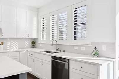 5213 Woodhill Road, Minnetonka, MN 55345 - Photo 21