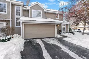 5228 Silver Maple Cir, Hopkins, MN 55343 - Photo 3