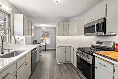 5228 Silver Maple Circle, Hopkins, MN 55343 - Photo 9