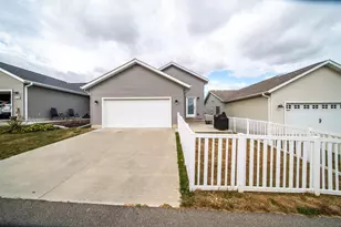 6076 Sandstone St NW, Rochester, MN 55901 - Photo 3