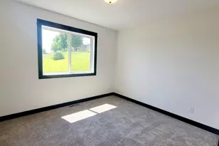 705 Council Ct, Ellendale, MN 56026 - Photo 13