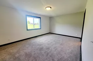 705 Council Ct, Ellendale, MN 56026 - Photo 17