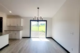 705 Council Ct, Ellendale, MN 56026 - Photo 9