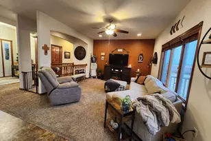 804 9th St NE, Pipestone, MN 56164 - Photo 9