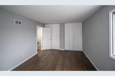 2321 Pond Avenue E, Maplewood, MN 55119 - Photo 13