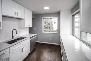 2321 Pond Ave E, Maplewood, MN 55119 - Photo 5