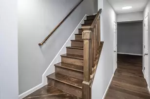 2321 Pond Ave E, Maplewood, MN 55119 - Photo 9