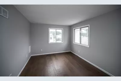 2321 Pond Avenue E, Maplewood, MN 55119 - Photo 17