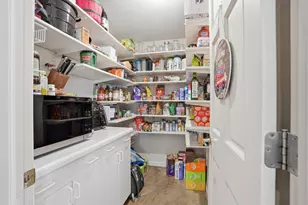 38630 Woodview Ln, Le Center, MN 56057 - Photo 9