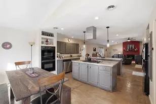 38630 Woodview Ln, Le Center, MN 56057 - Photo 5