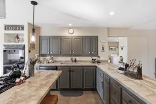 38630 Woodview Ln, Le Center, MN 56057 - Photo 7